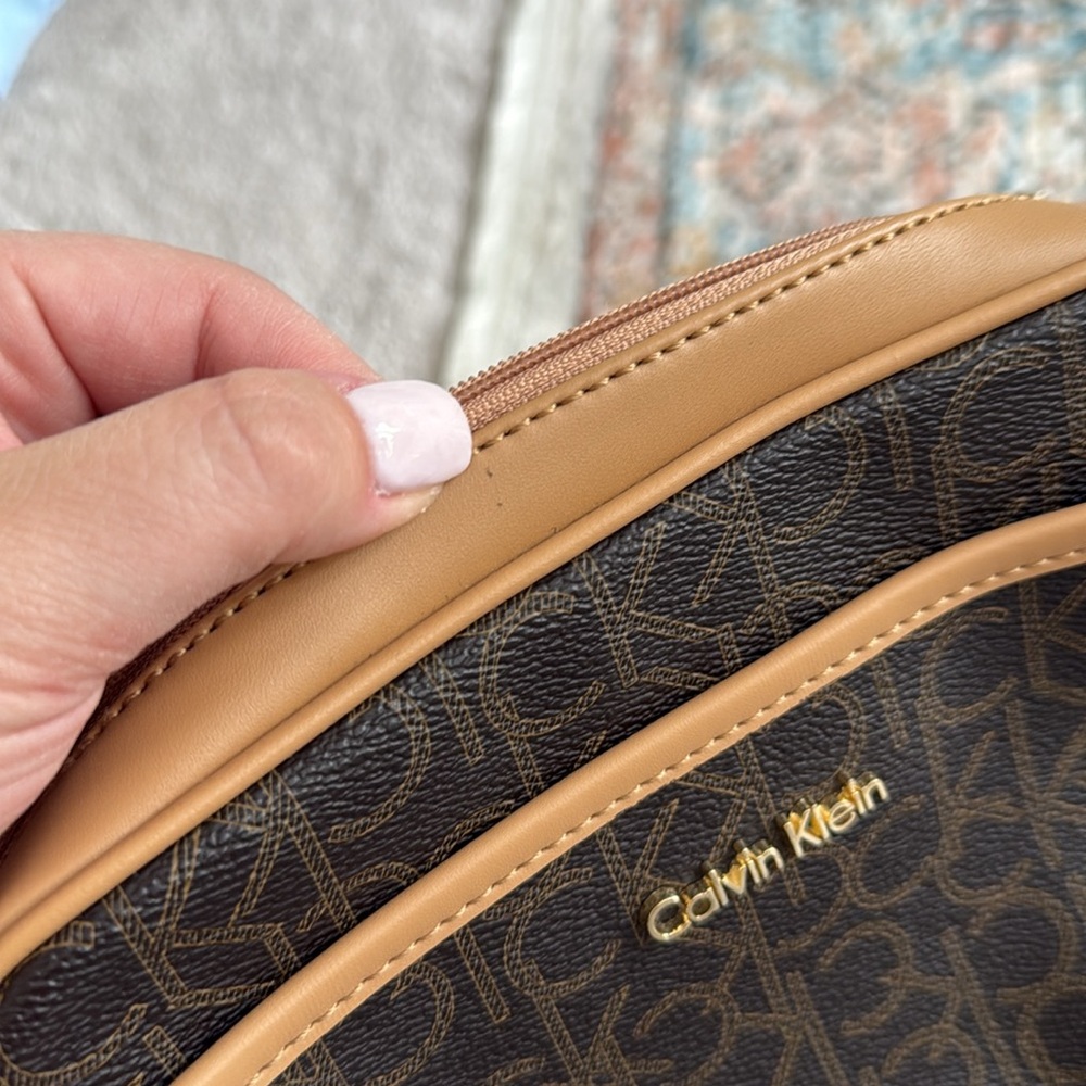 NWOT- Calvin Klein Shoulder Crossbody Bag - Picture 13 of 14